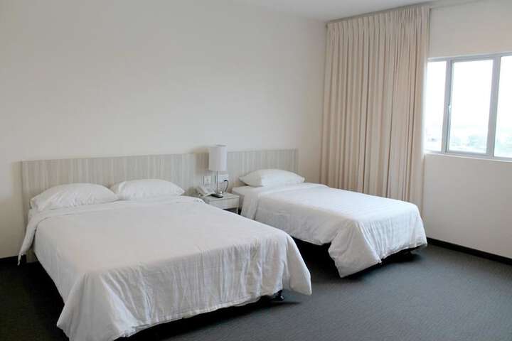 Room 16 of 34