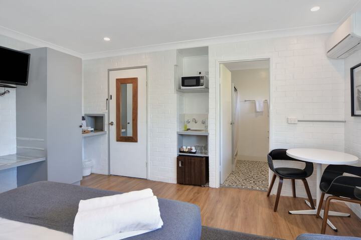 Room 34 of 60
