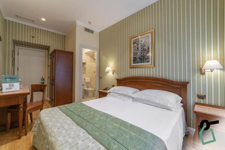 Room 13 of 36