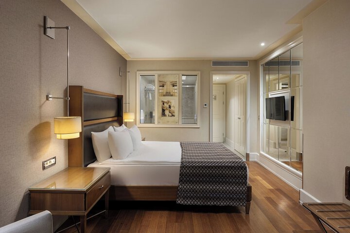 Room 13 of 54