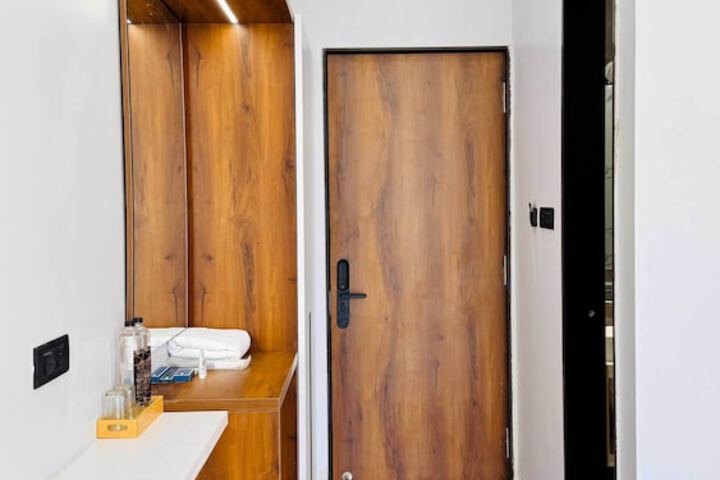 Room 47 of 176