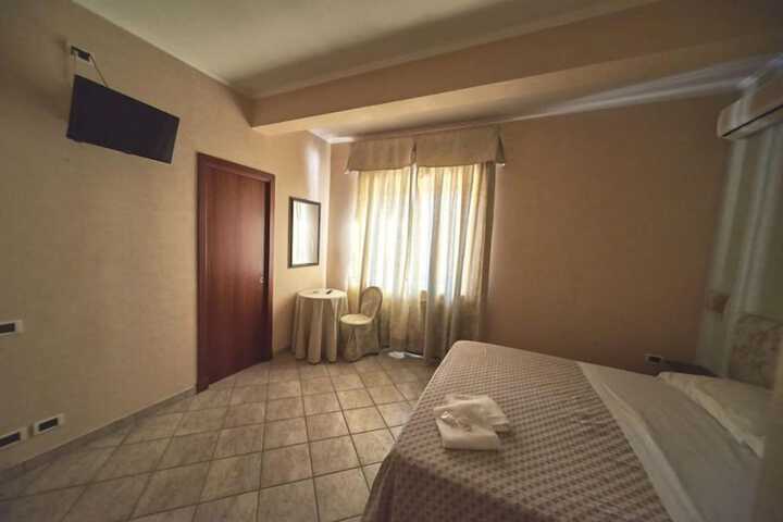Room 15 of 31