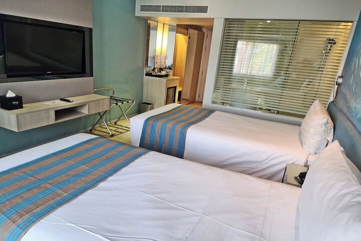 Room 28 of 109