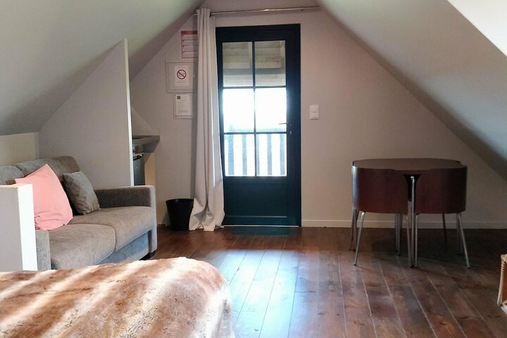 Room 28 of 62