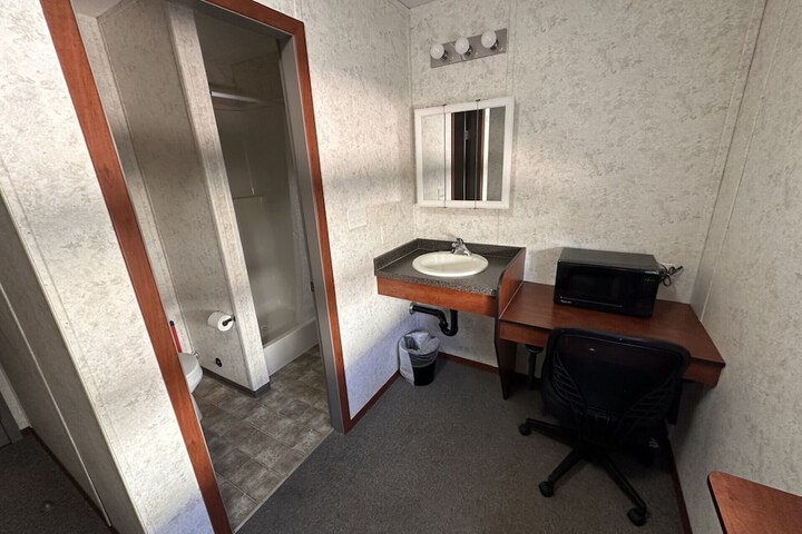 Room 5 of 13
