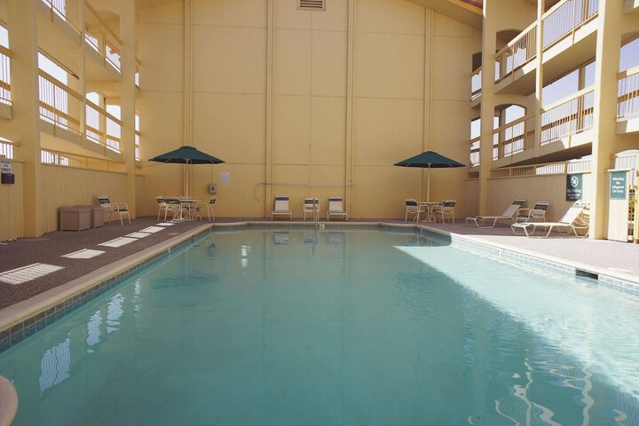 Hotel Pool