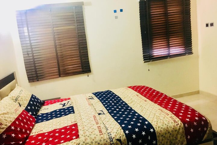 Room 12 of 25