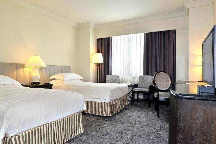Room 8 of 21
