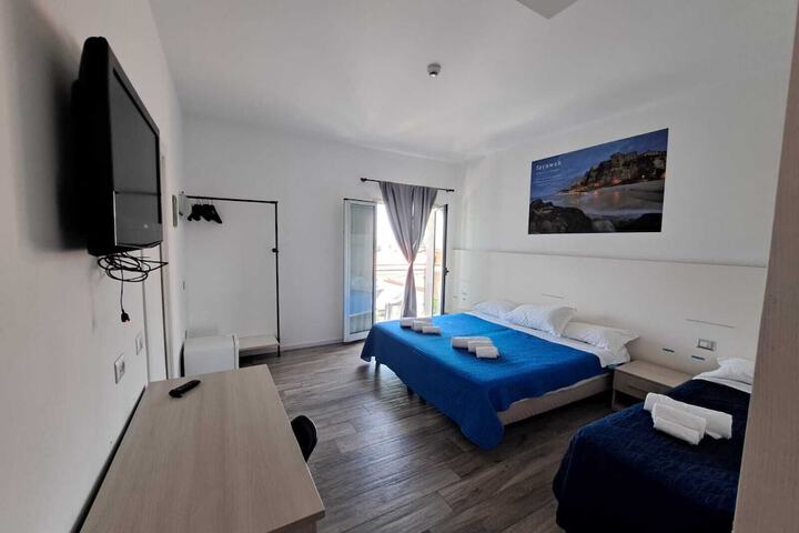 Room 4 of 30