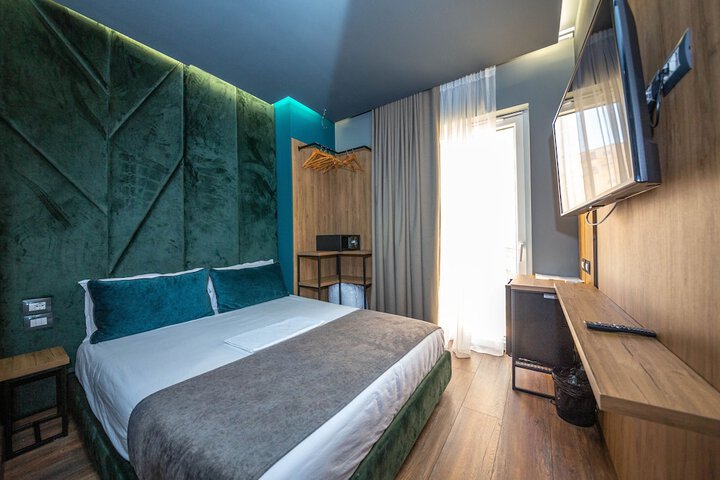 Room 15 of 96