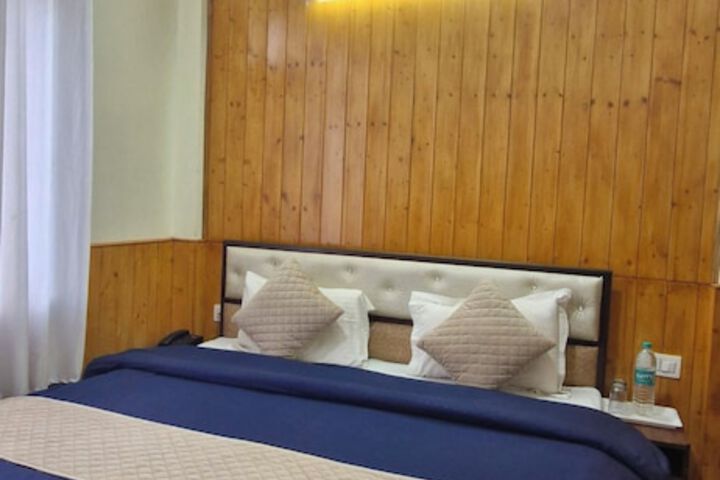 Room 4 of 26