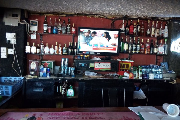 Lounge 17 of 18