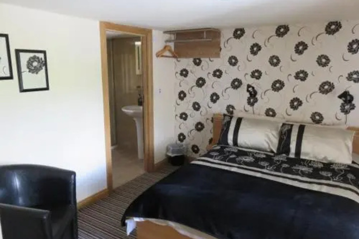 Room 3 of 6