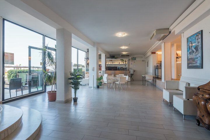 Hotel 78 of 93