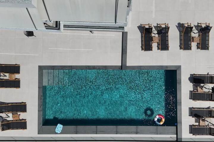 Pool 44 of 87
