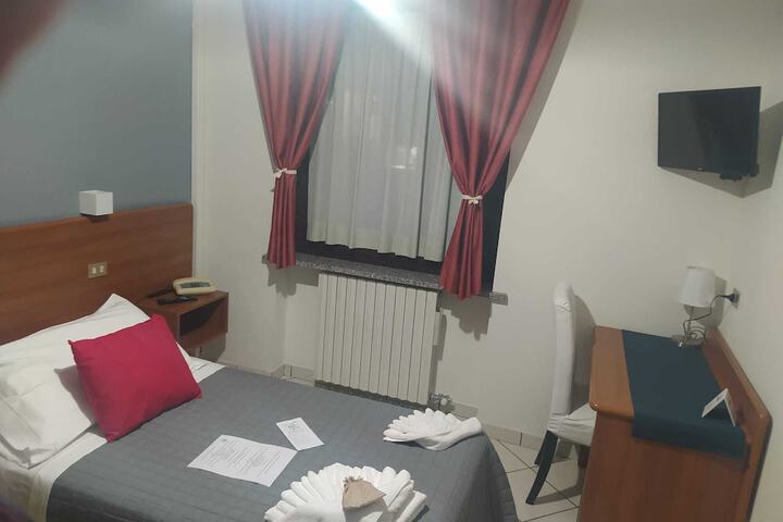 Room 10 of 44