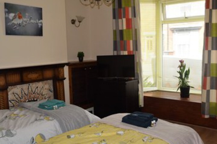 Room 3 of 10