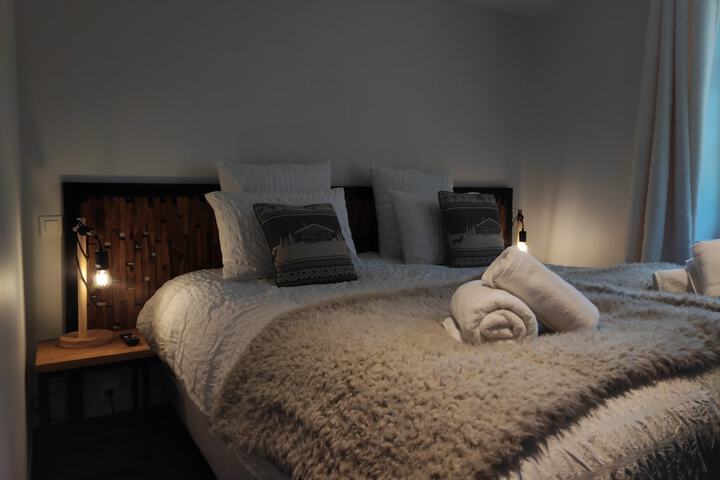 Room 3 of 40