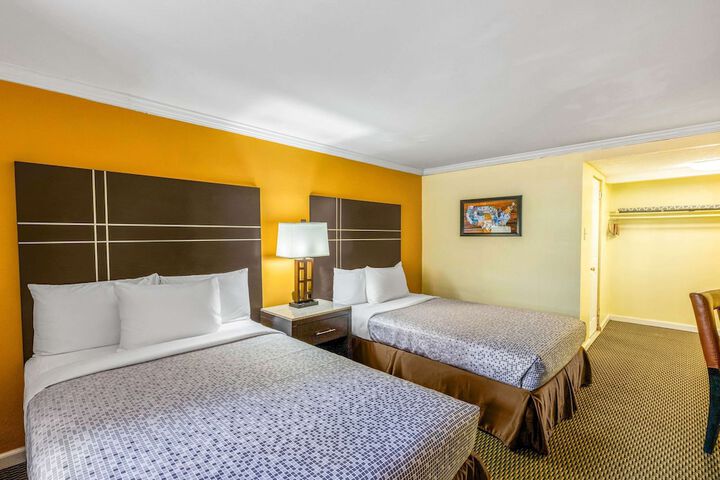 Standard Double Bed (5 of 19)
