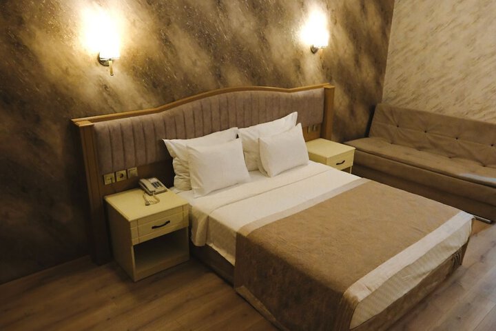 Room 4 of 46