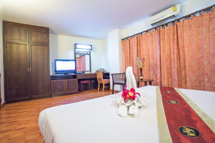 Room 5 of 79