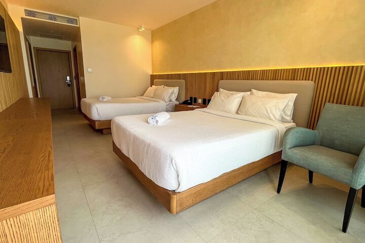 Room 14 of 77