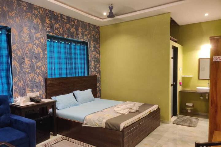 Room 5 of 22