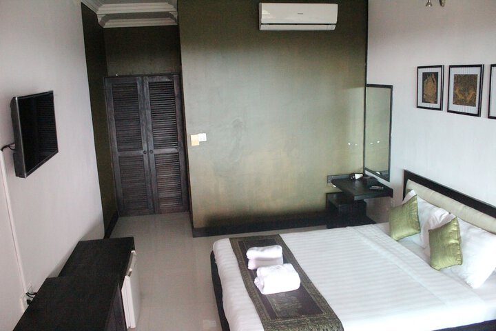 Room 6 of 69