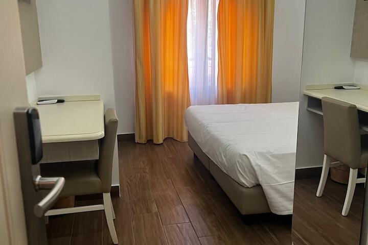 Room 9 of 52