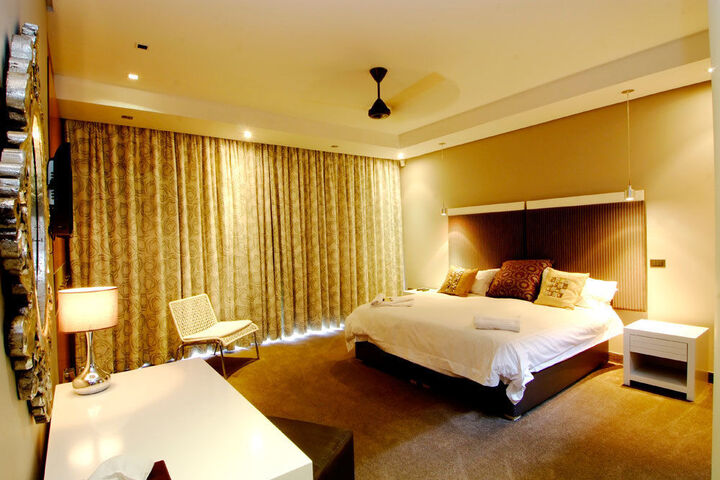 Room 9 of 25