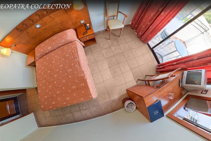 Room 5 of 44