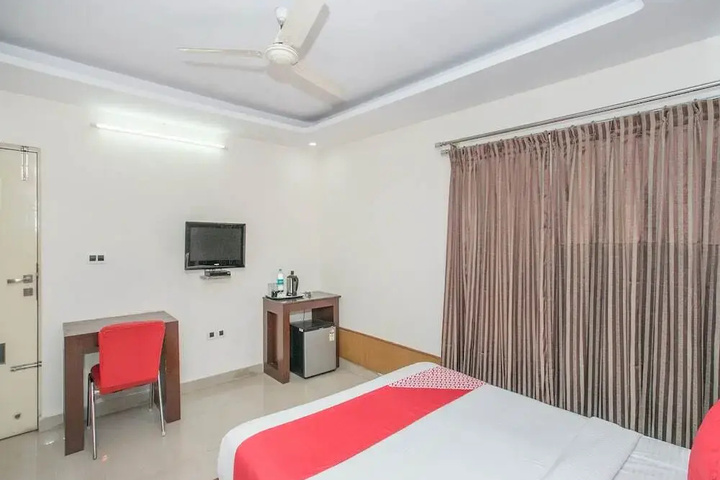 Room 3 of 9