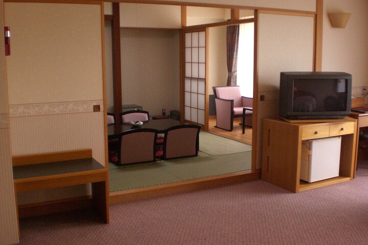 Room 5 of 28