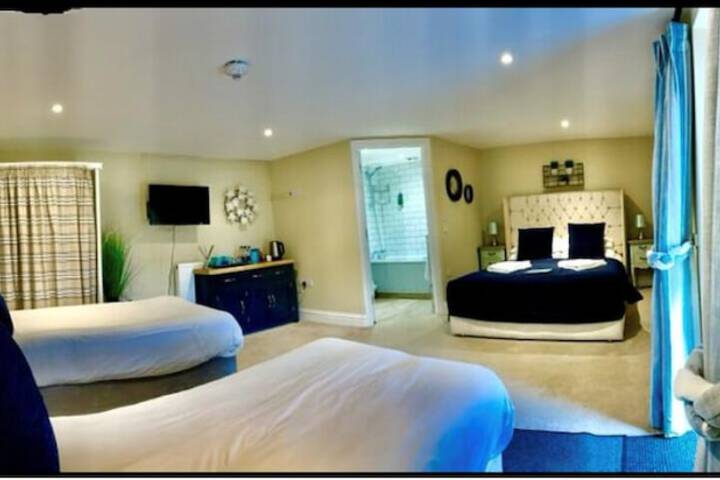 Room 17 of 121