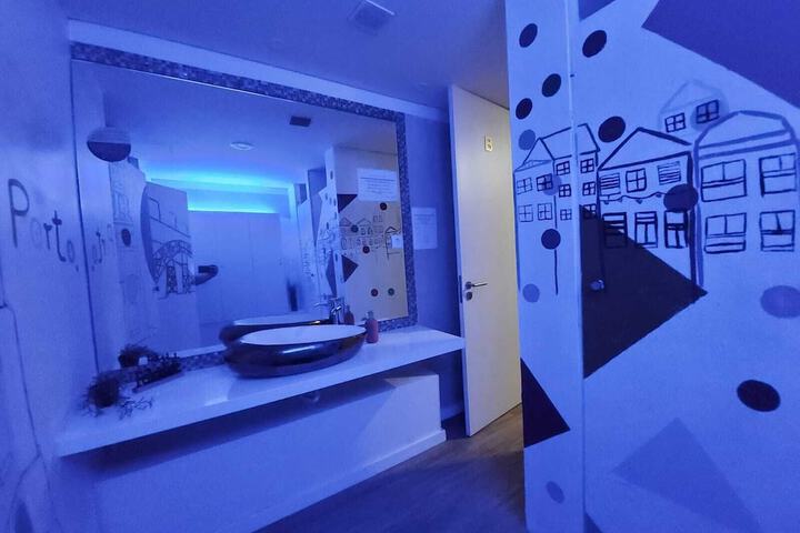 Room 27 of 30