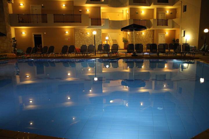 Pool 40 of 67