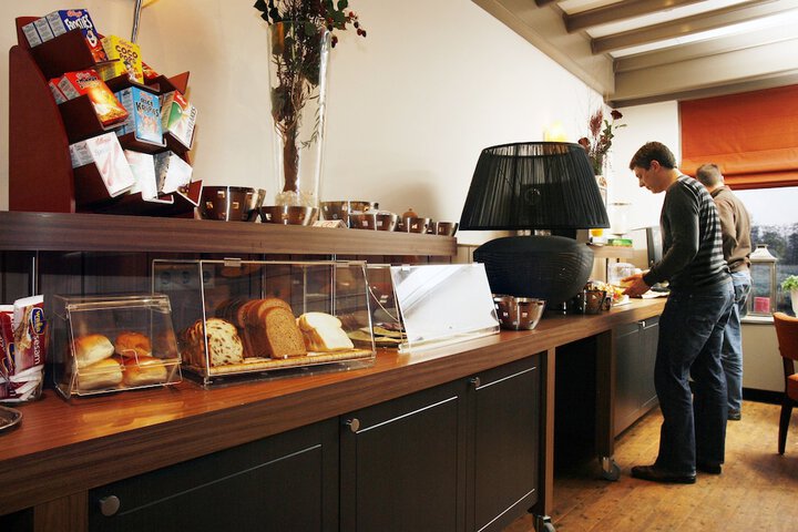 Breakfast/Coffee Service 19 of 48