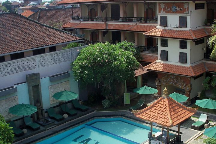 Hotel with Pool