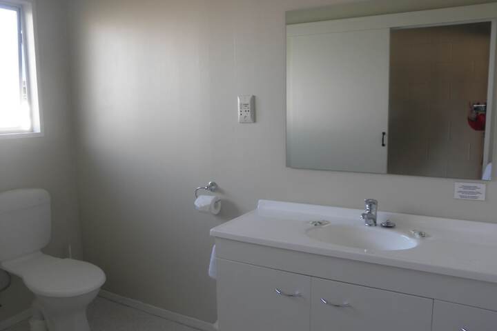 Room 13 of 30