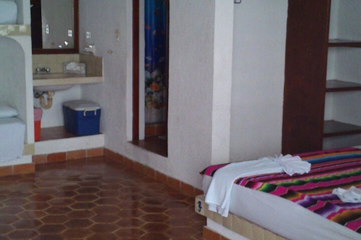 Room 16 of 64