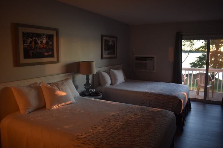 Room 7 of 18