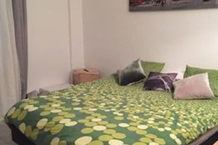 Room 9 of 18