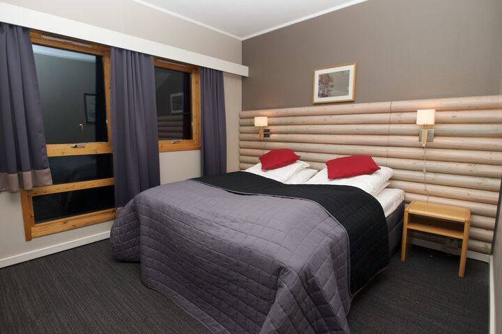 Room 3 of 63