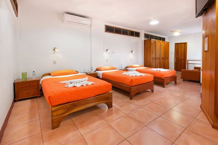 Room 2 of 16
