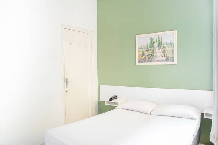 Room 8 of 34