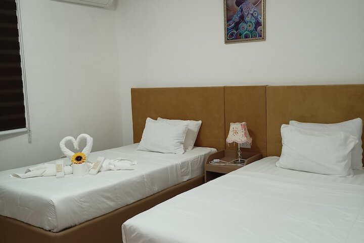 Room 5 of 17
