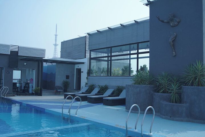 Pool 28 of 32