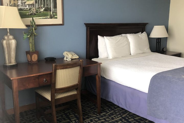 Room 11 of 37