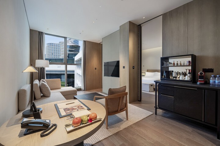 Room 16 of 175