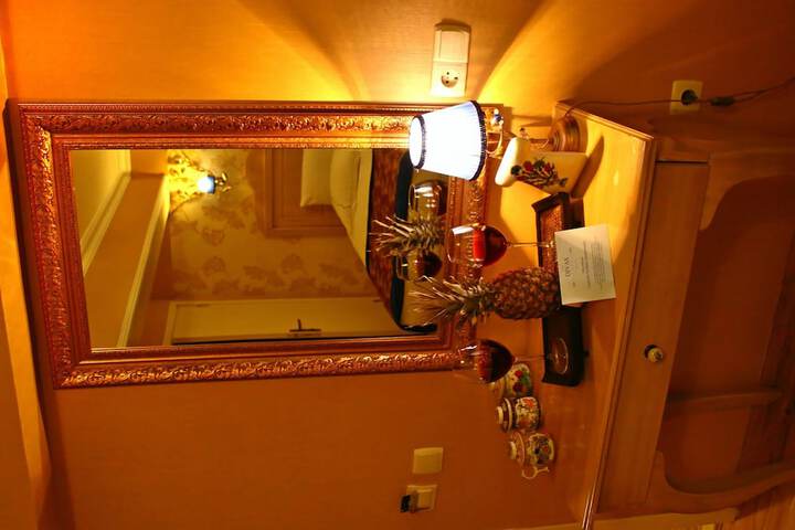 Room 38 of 69